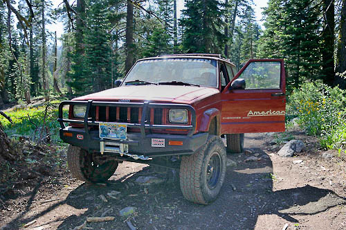 Moses Ludel's 1999 XJ Cherokee with six-inch long arm lift.