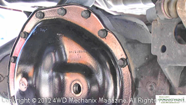 Differential cover installed on axle housing