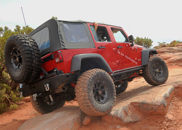 Warn introduces VR-series winches at Moab 2011!
